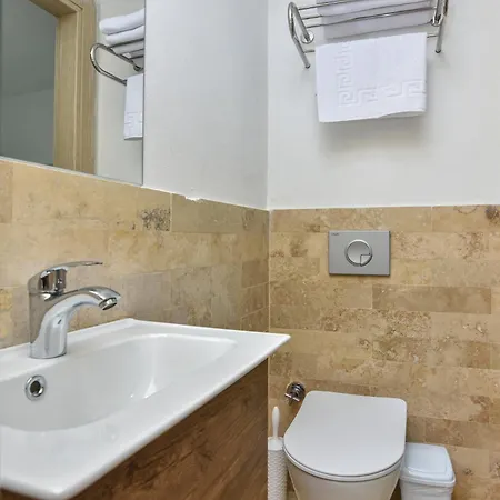 Beyaz Konak Айвалик