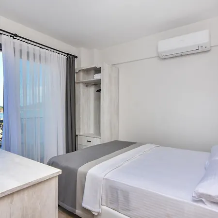 Beyaz Konak Айвалик