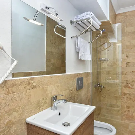 Готель Beyaz Konak 3*