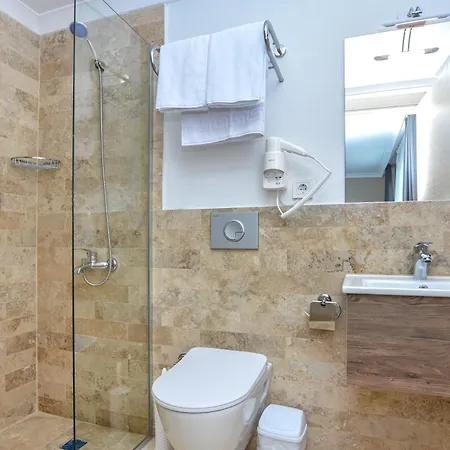 Beyaz Konak 3* Ayvalı